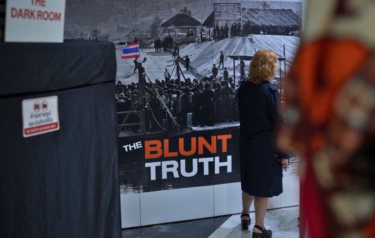 曼谷外国记者协会正在举办一场展览,讲述缅甸妙瓦底诈骗园区受害者遭遇的虐待